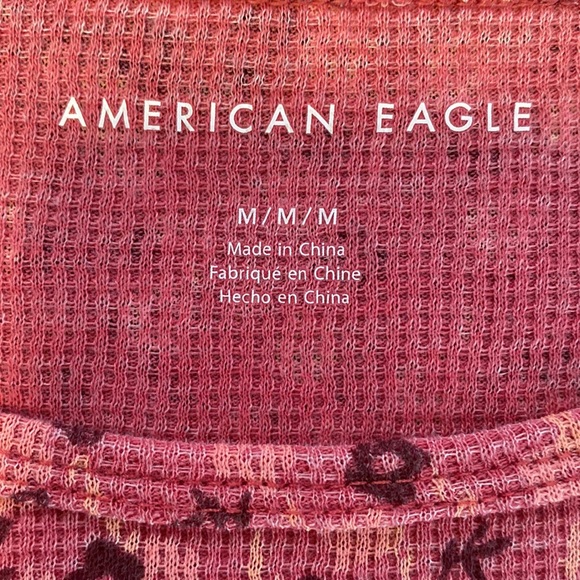 American Eagle Berry Pink Lettuce Trim Floral Top NWOT - Picture 6 of 10
